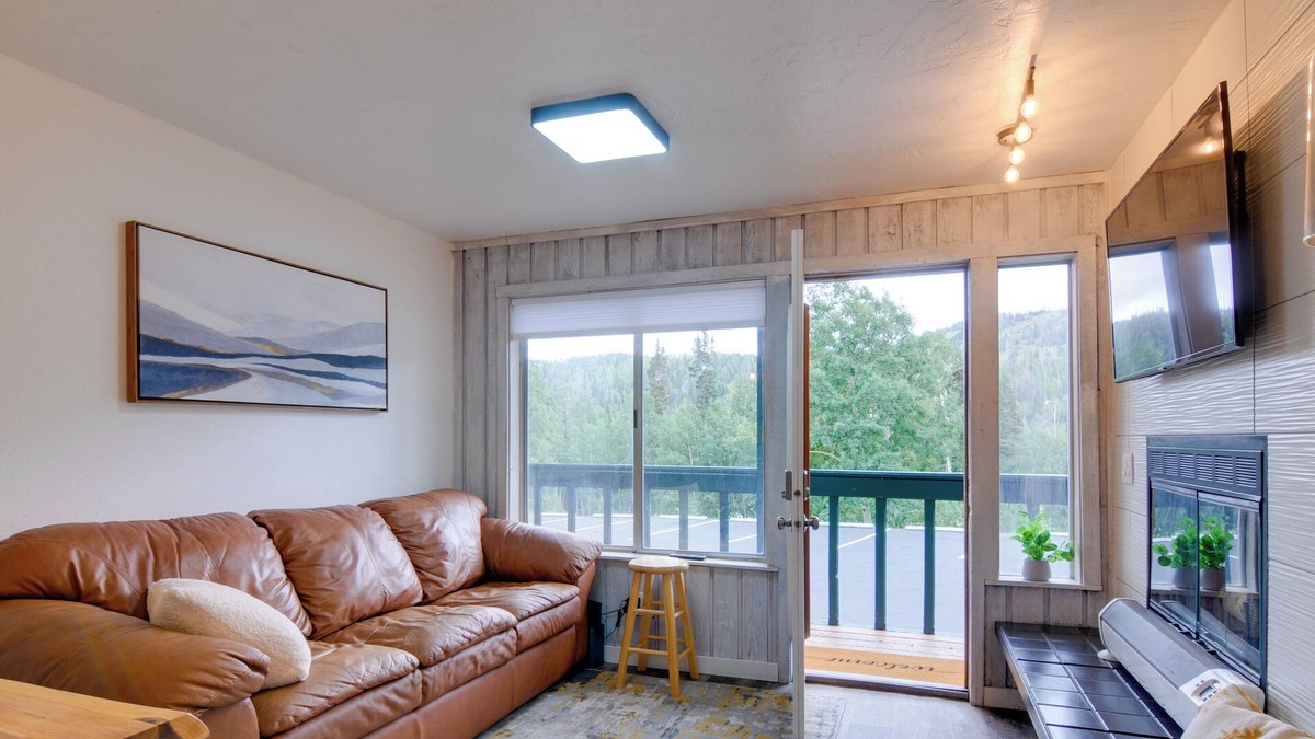 Brian Head Apartment | Charming Ski Condominium w/Resort Views!