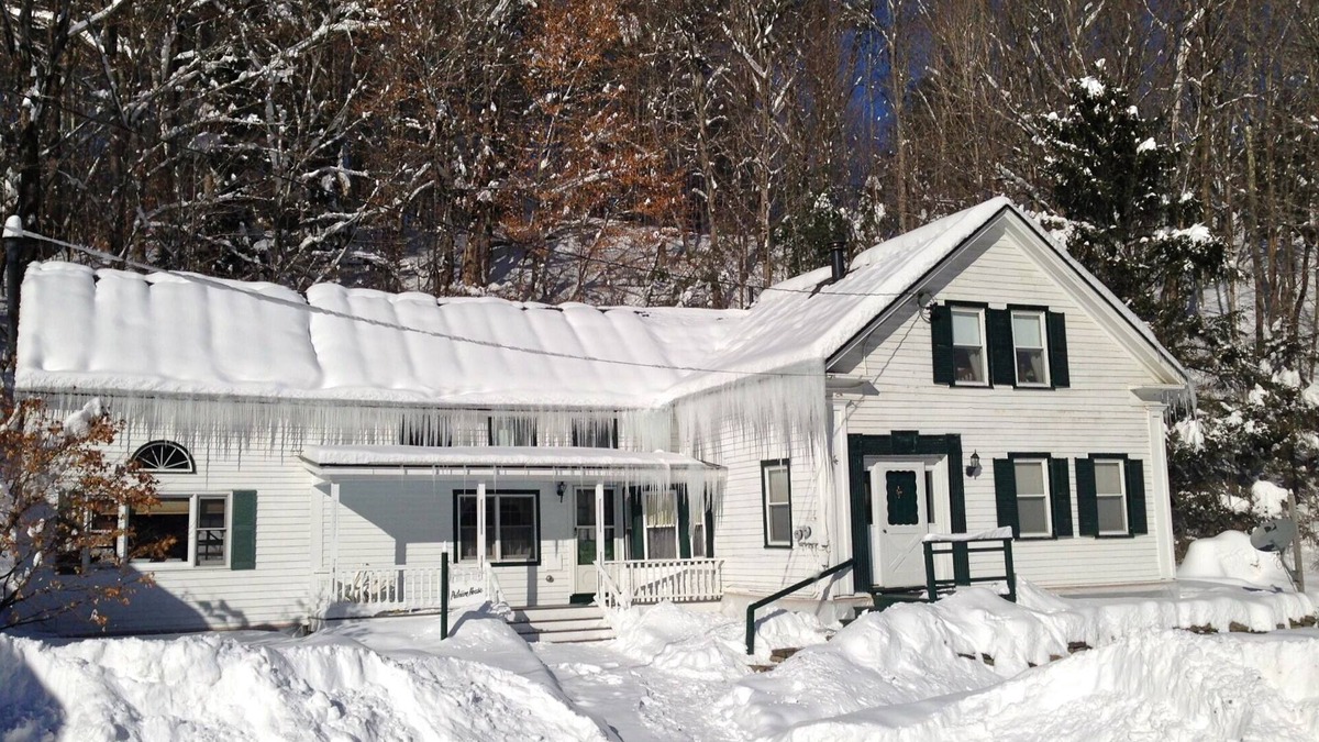 West Wardsboro House | Charming Ski House - close to Mt. Snow & Stratton Ski Areas W/WiFi
