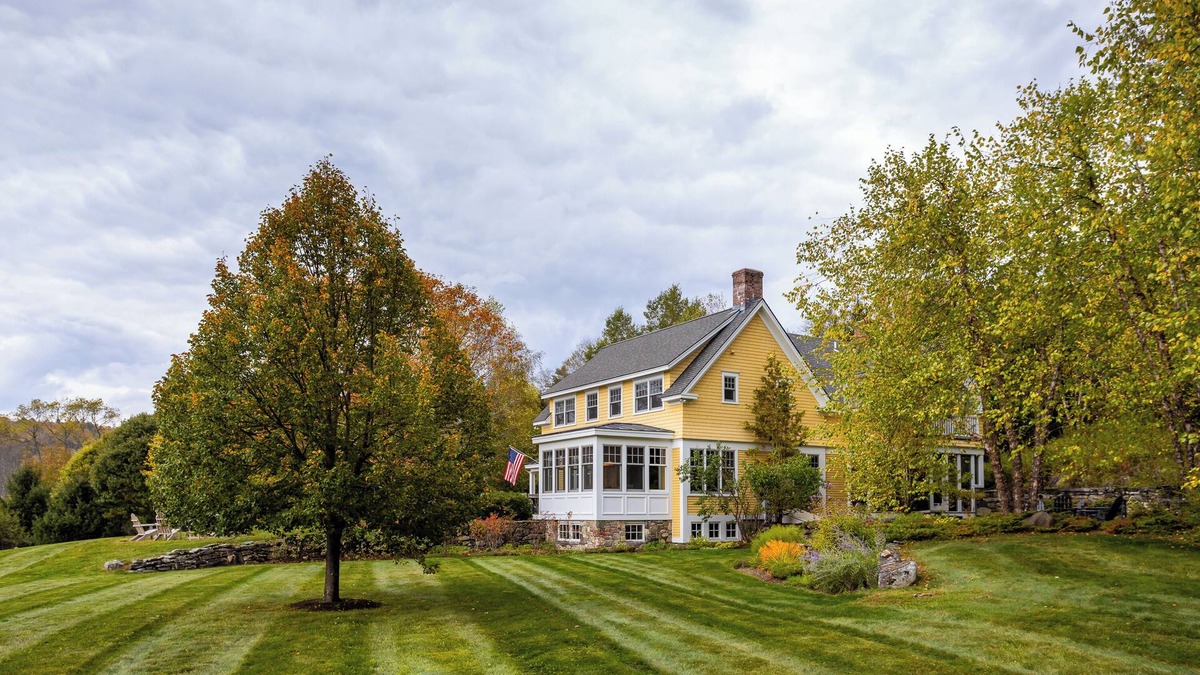 Weston House | Charming ski retreat with plunge pool & endless views in peaceful Weston