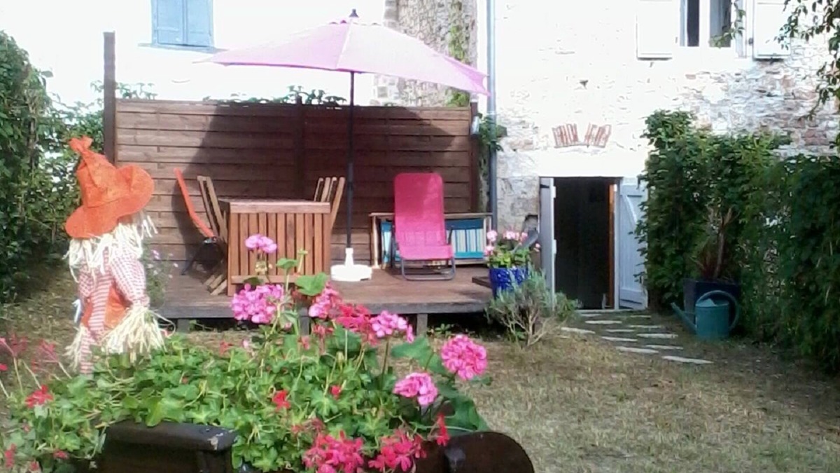 Meyronne House | Charming small house in a village bounding the river Dordogne