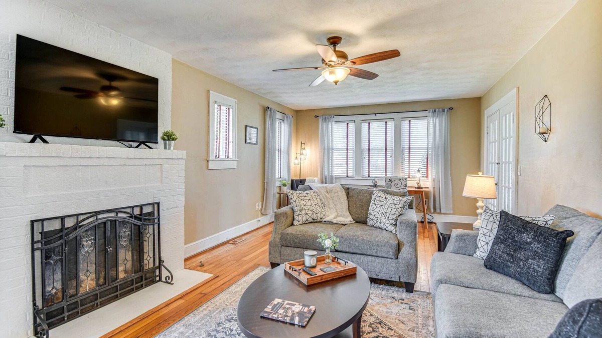 Smithfield House | Charming Smithfield House: Walk to Downtown!