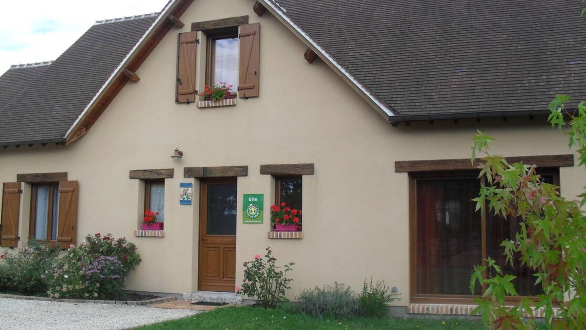 Chaon Cottage | Charming Sologne Retreat: Spacious, Comfortably Decorated, with Terrace and Beautiful Garden