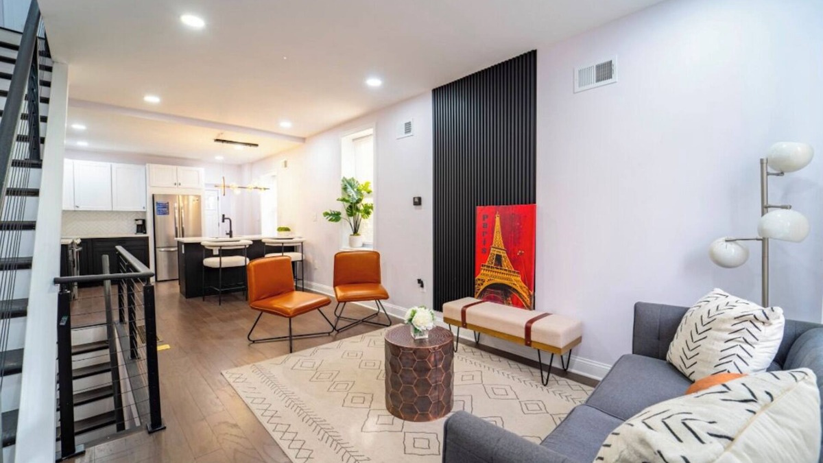 South Philadelphia West House | Charming South Philly haven, close to stadiums & hospitals. Must be 25