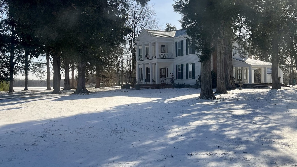 Ellendale House | Charming, southern retreat located on historic property