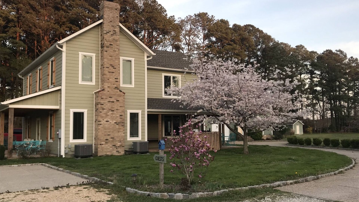 White Stone Cottage | Charming Spacious Cottage, private, water views, close to amenities