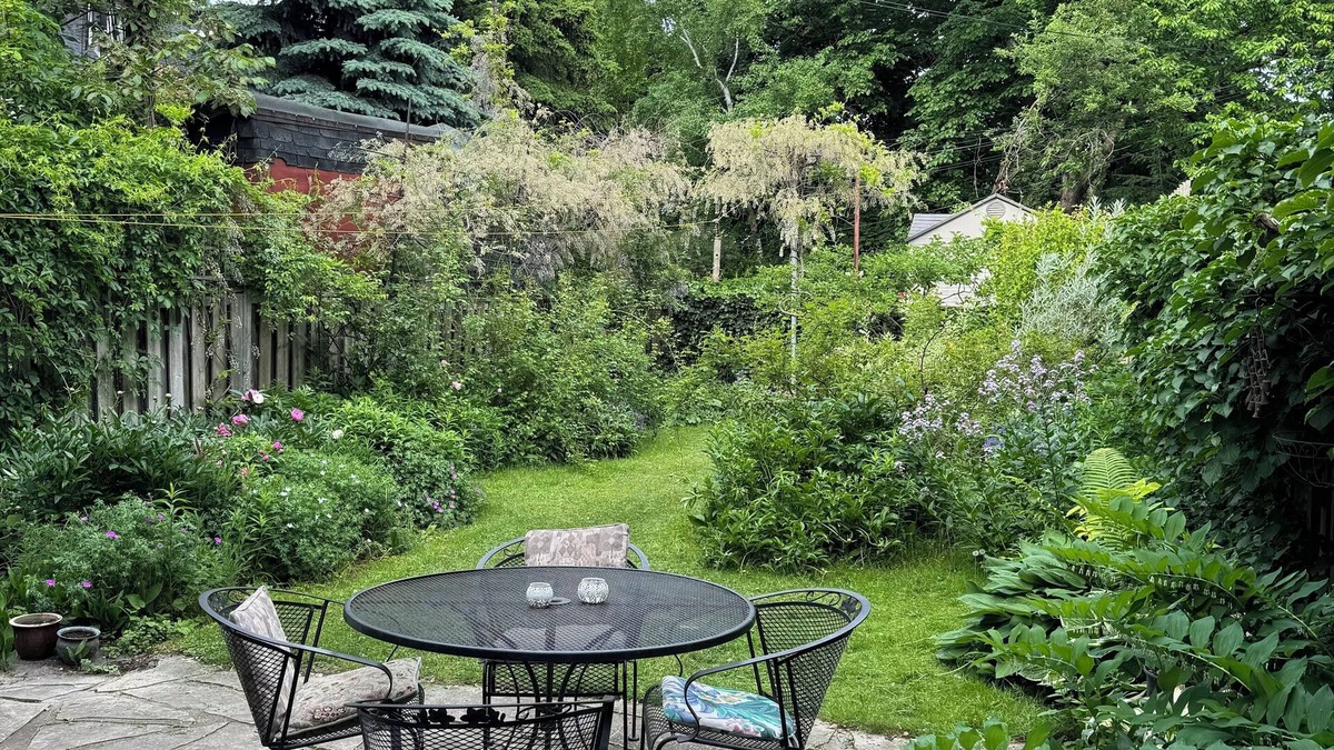 Bickford Park Apartment | Charming, spacious ground floor apartment with garden