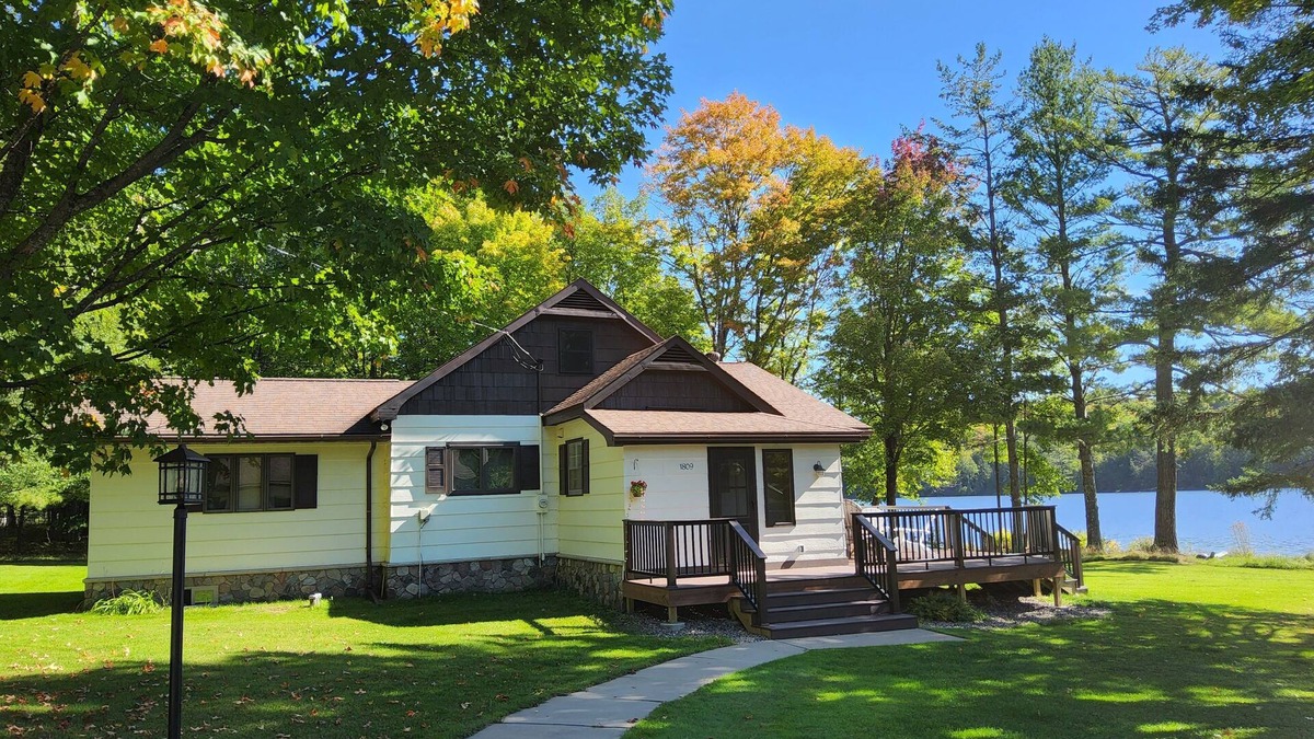 Iron River House | Charming & Spacious Home on Little Smoky Lake,nGolf course nearby, Pet friendly!