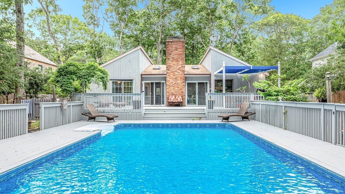 Springs House | Charming, spacious 3 bedroom, 3 bath East Hampton Springs house