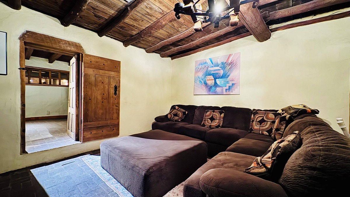 Placitas House | Charming Spanish Guesthouse In Placitas