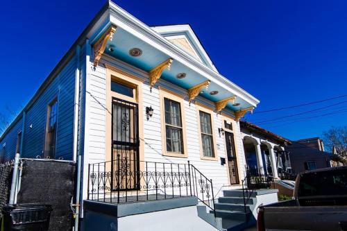 Treme House | Charming St. Ann Studio