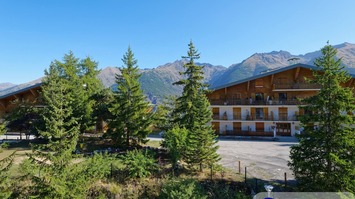 Saint-Etienne-de-Tinee Apartment | Charming studio in Auron
