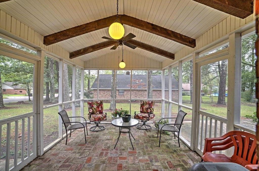 Starkville House | Charming Starkville House with Yard - 2 Mi to MSU!