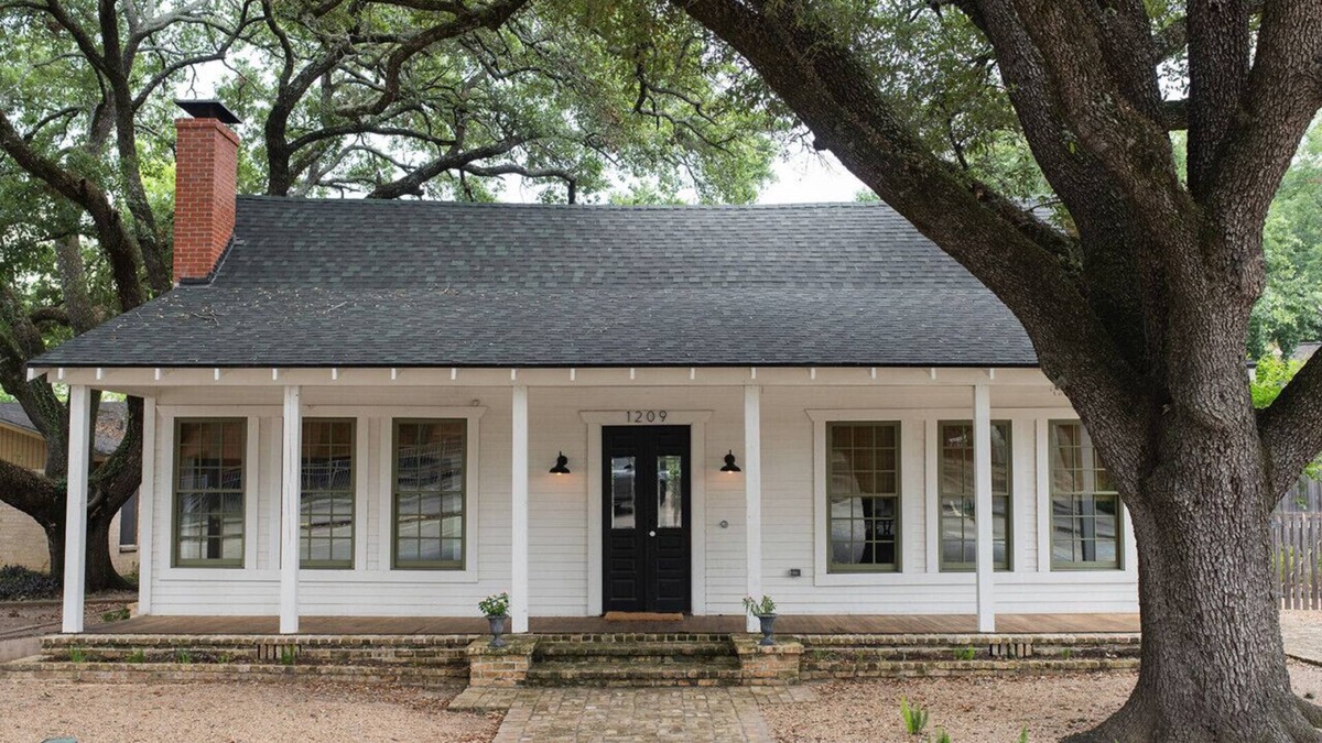 Phillips House | Charming stay centrally located to everywhere you need to be in Bryan/College Station