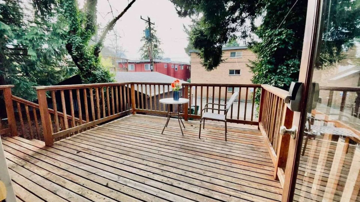 University District House | Charming Stay in Seattle’s Coveted Northeast Neighborhood
