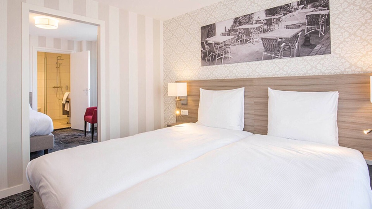 Edelstenenbuurt Apartment | Charming Stay with Onsite Dining Near Coastal Trails and Town Squares! Breakfast