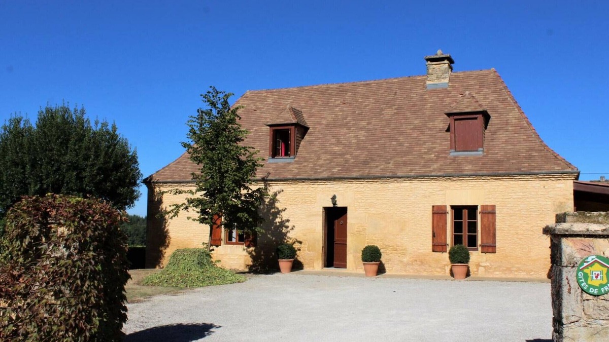 Salignac-Eyvignes Cottage | Charming Stone House with Fireplace, Terrace, and Close to Sarlat