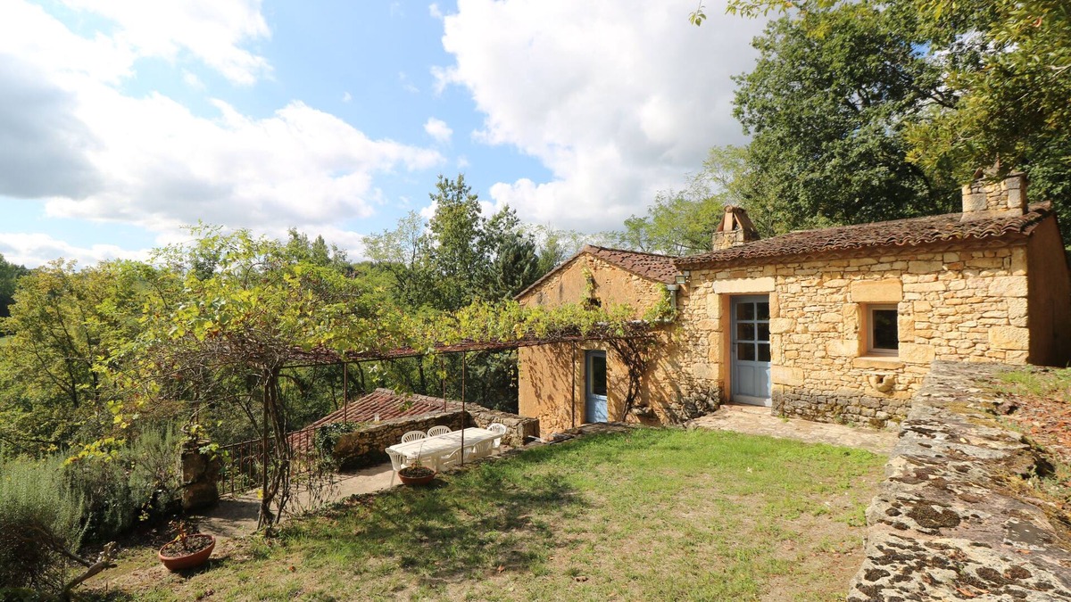 Pays-de-Belves House | Charming stone cottage with private pool in a calm and green setting