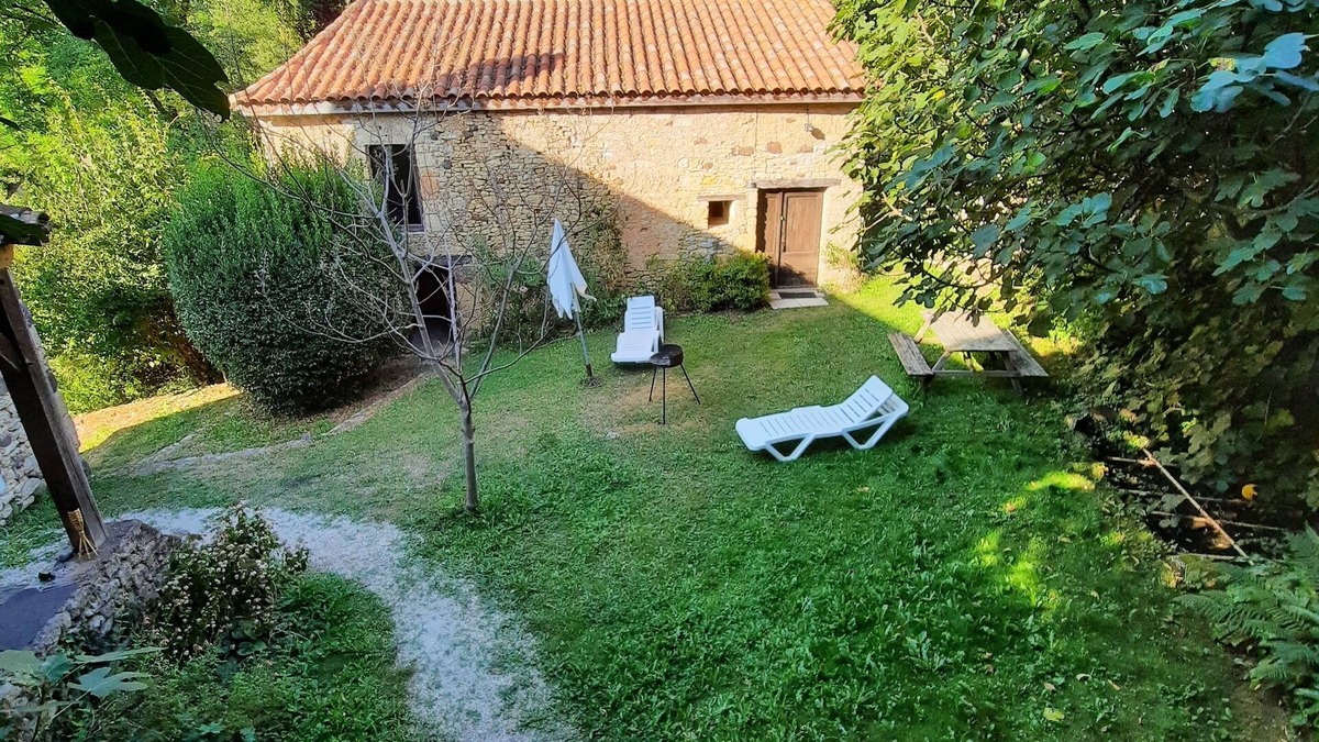 Marnac House | Charming stone house with exposed beams