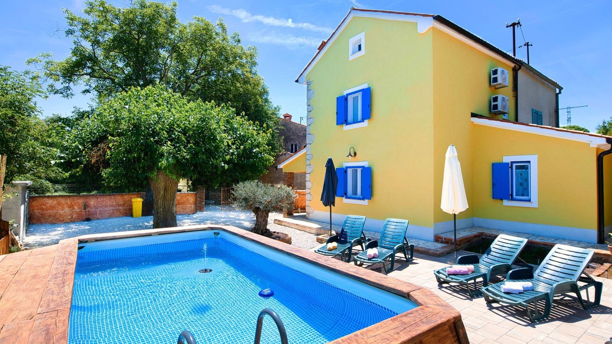 Nedescina House | Charming stone villa with wonderful garden and pool