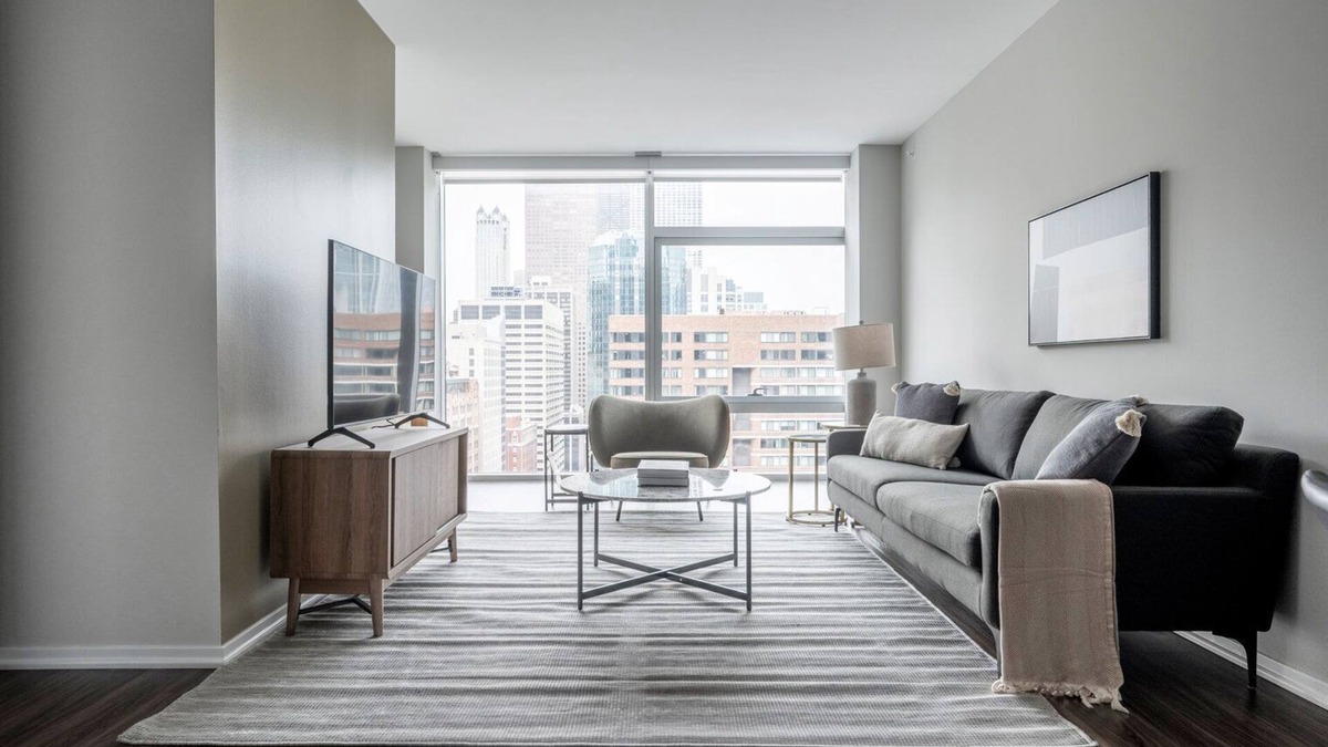 Streeterville Apartment | Charming Streeterville 1BR w/Pool & Gym, nr Riverwalk, by Blueground