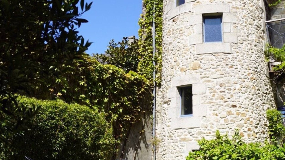 Saint-Pol-de-Leon Apartment | CHARMING STUDIO *