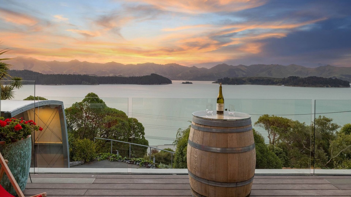 Christchurch District Apartment | Charming Studio Apartment on the Shores of Lyttelton Harbour