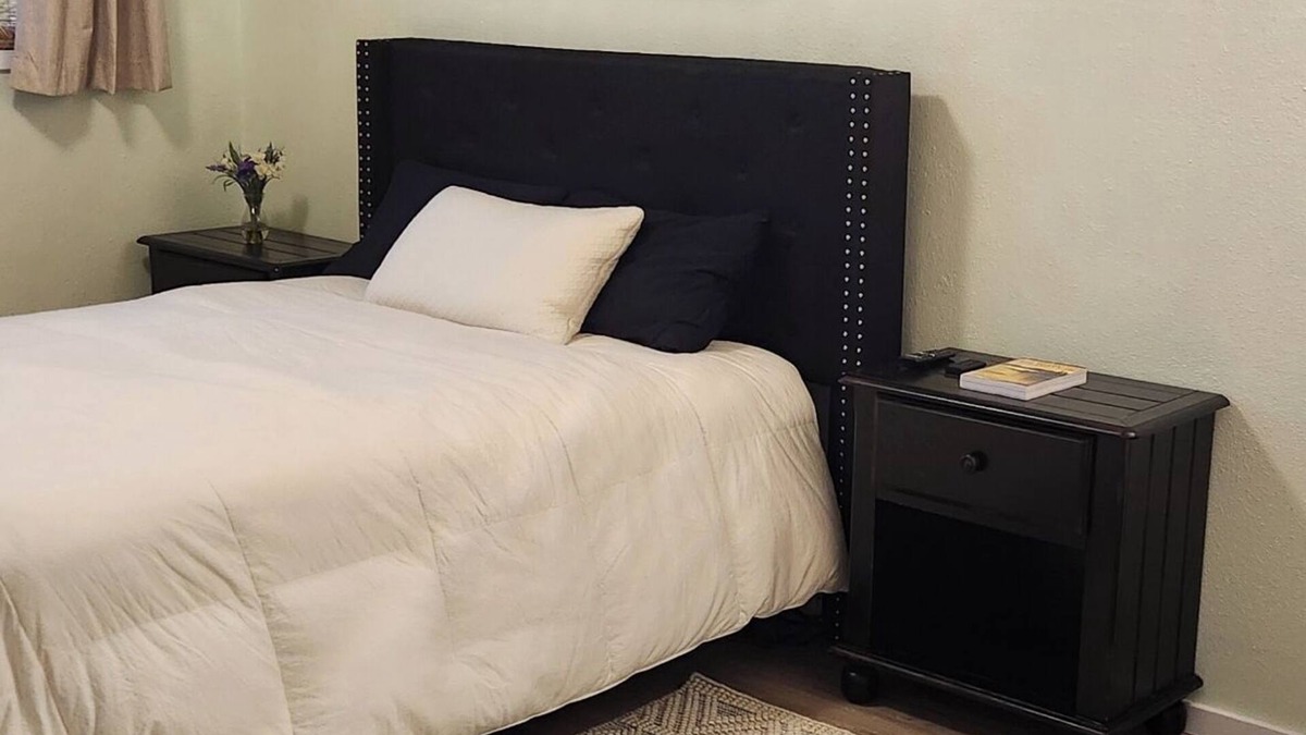 Sandpoint Apartment | Charming studio, close to Schweitzer, lake Ponderay and Sandpoint.