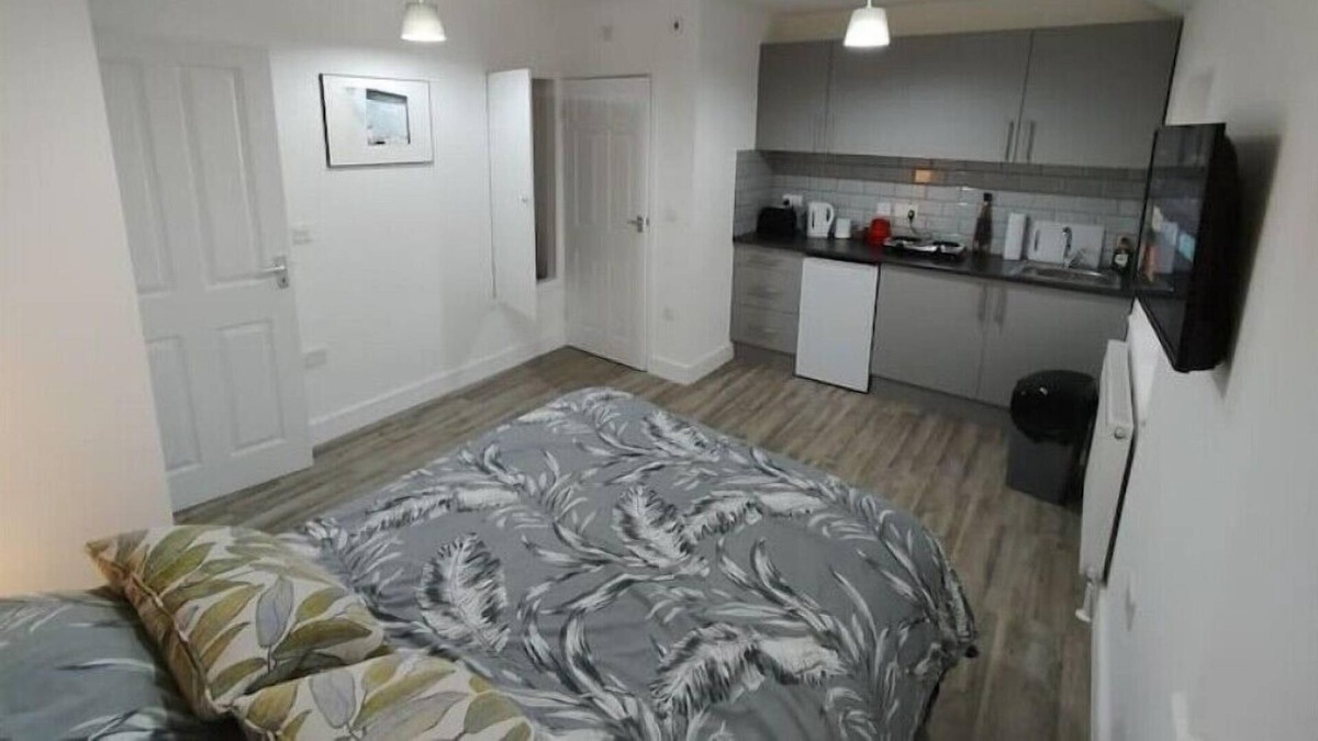 Chase Apartment | Charming Studio Flat in Enfield