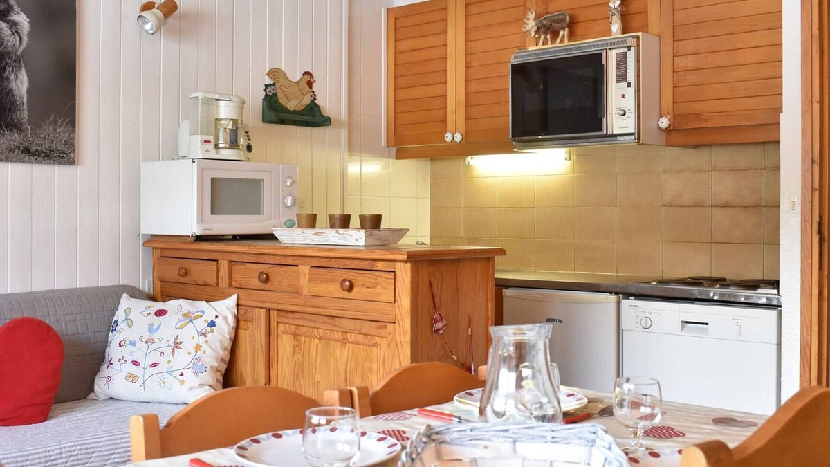 Meribel Centre Apartment | Charming Studio for 4 in Meribel, Near Slopes and Shops