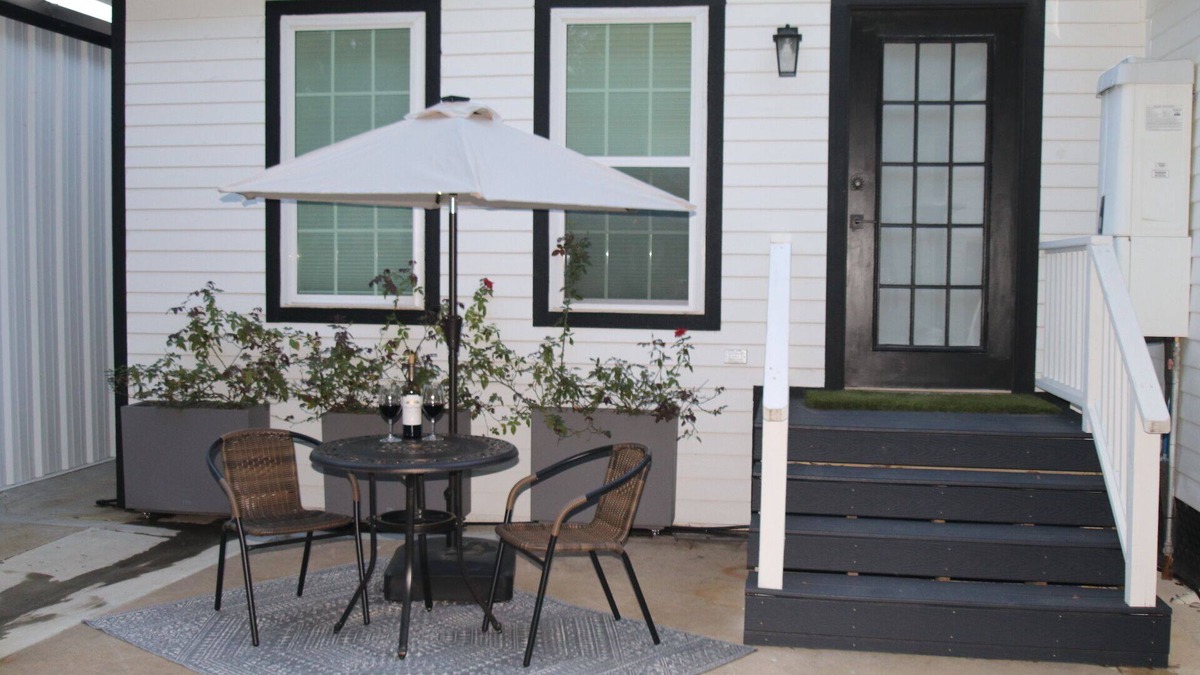 Columbus Apartment | Charming Studio Getaway in the Heart of Historic Columbus