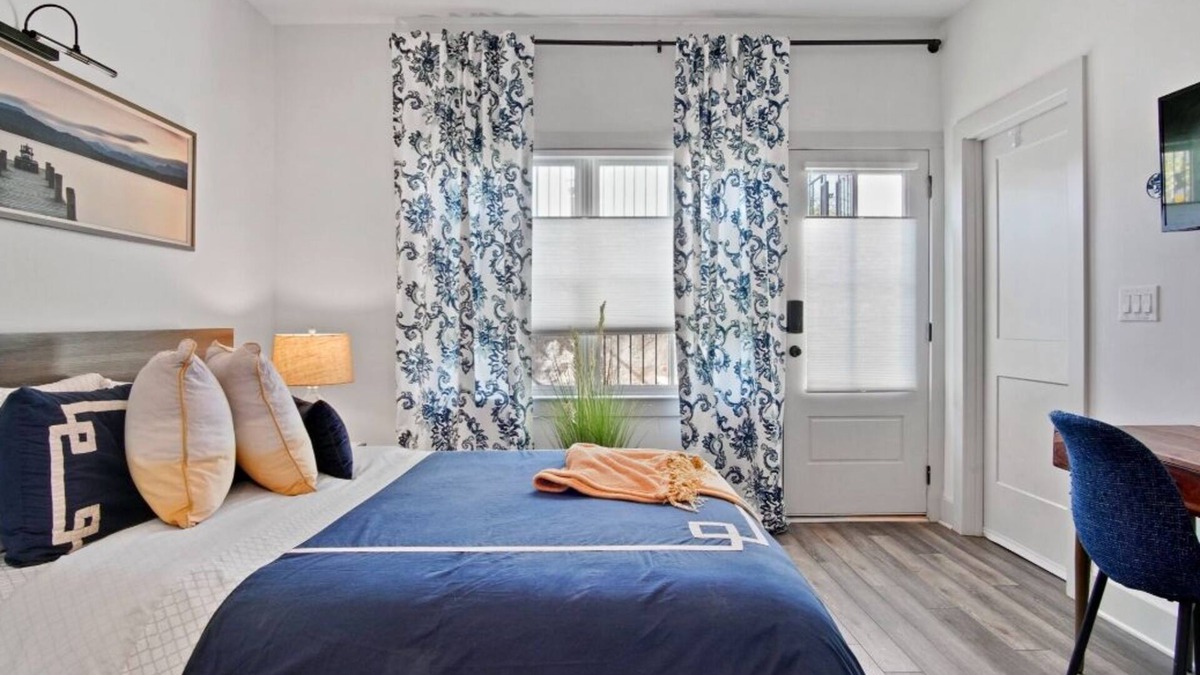 Hapeville Apartment | Charming studio in Downtown Hapeville with patio