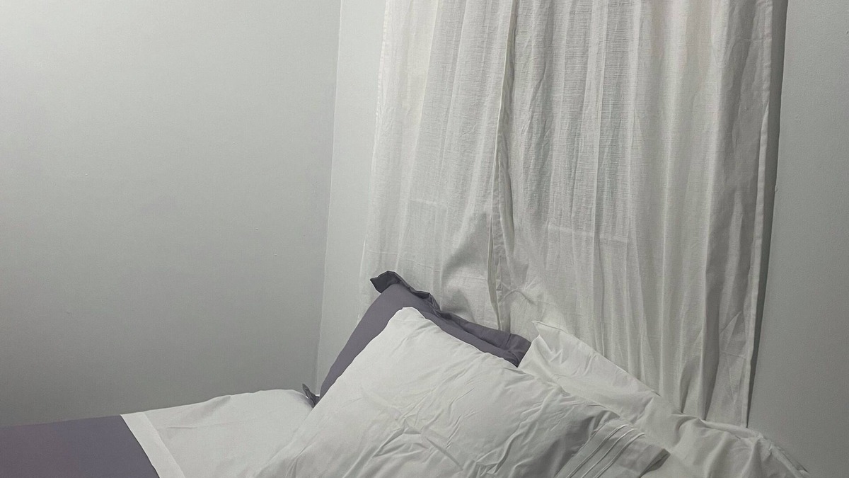 Clifton Apartment | Charming studio in lovely Clifton with WiFi, AC