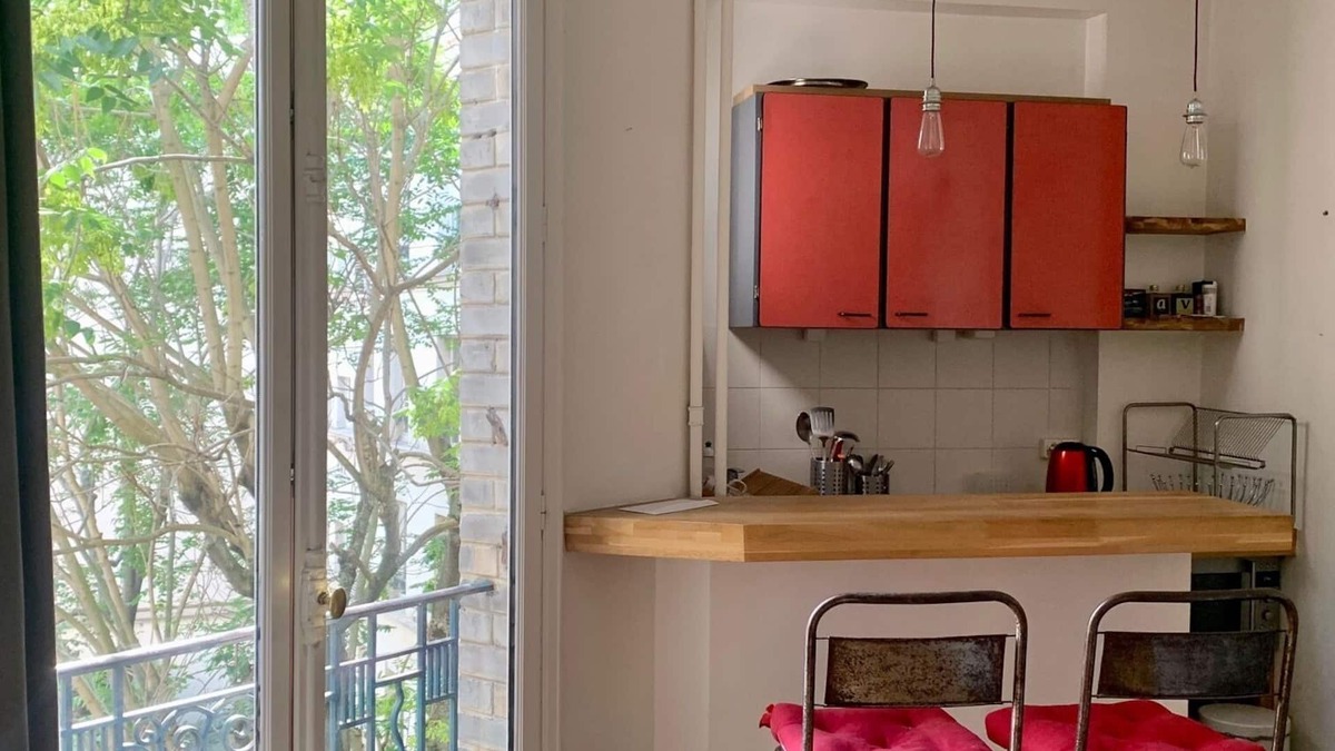 Quartier de la Goutte-d'Or Apartment | Charming Studio in Montmartre with view on Sacré-Coeur church