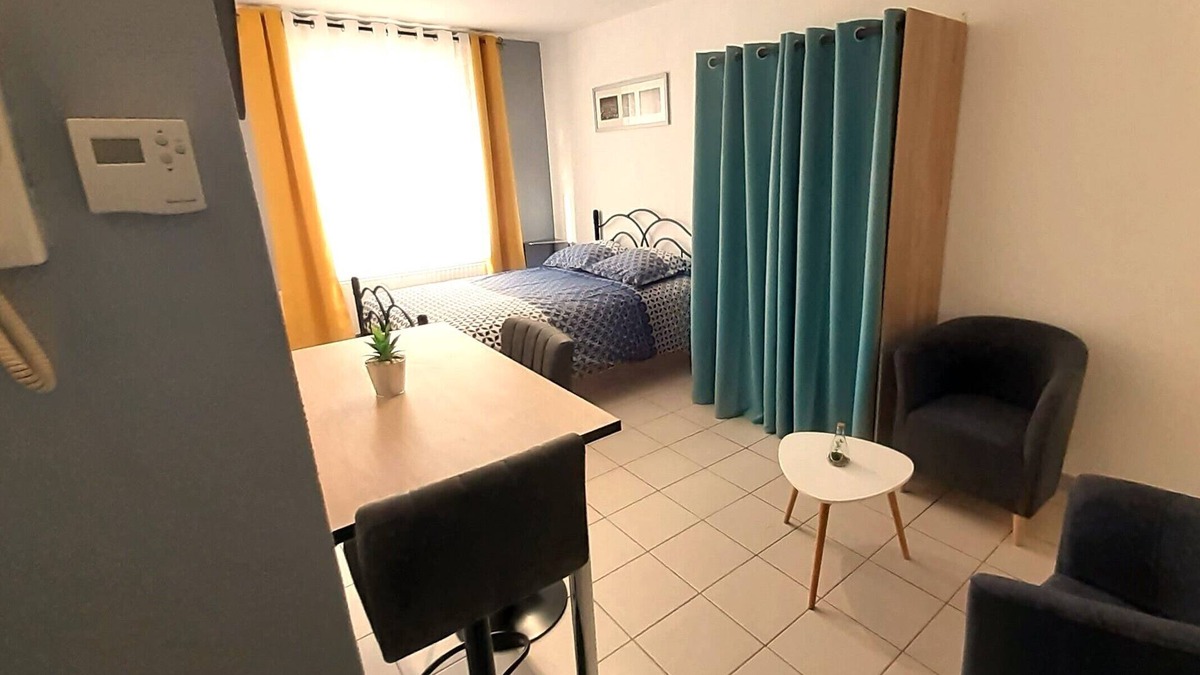 Saint-Omer Apartment | ❤charming studio❤ in the center with parking