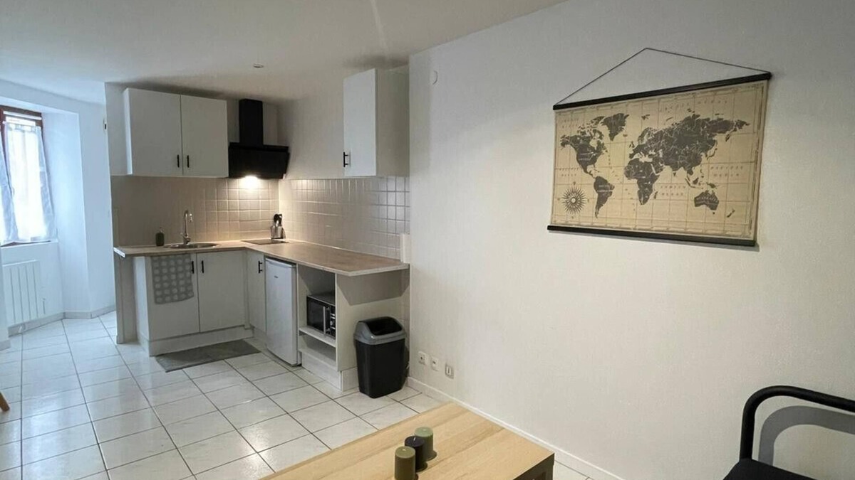 Issoudun Apartment | Charming Studio "L'Arnon" in Issoudun - WIFI