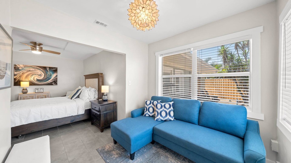 Orlando Beach Condo | Charming Studio Suite W/Private Beach Access, Fire Pit, & BBQ Grills π