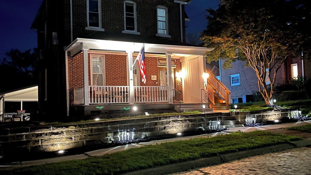 Oakmont Apartment | Charming studio with AC and WiFi in delightful Oakmont.