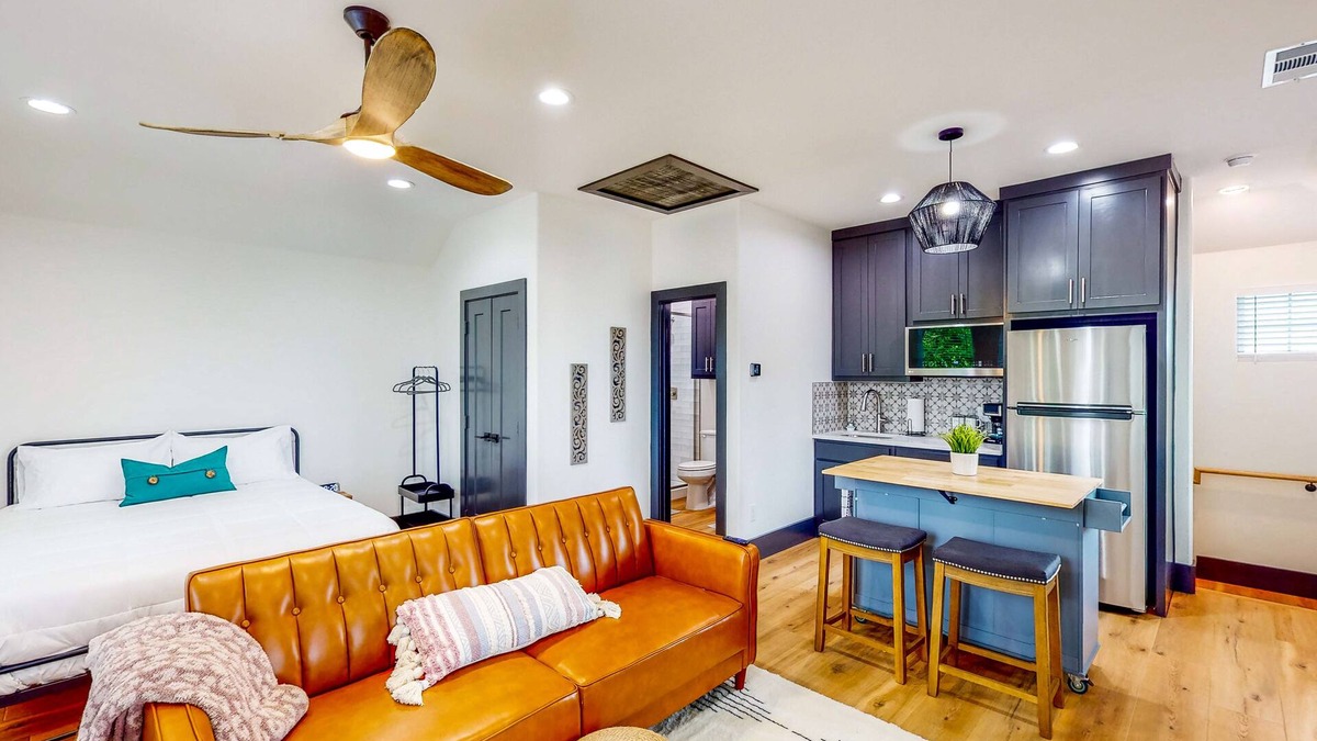 McKinney House | Charming studio with kitchenette, central AC