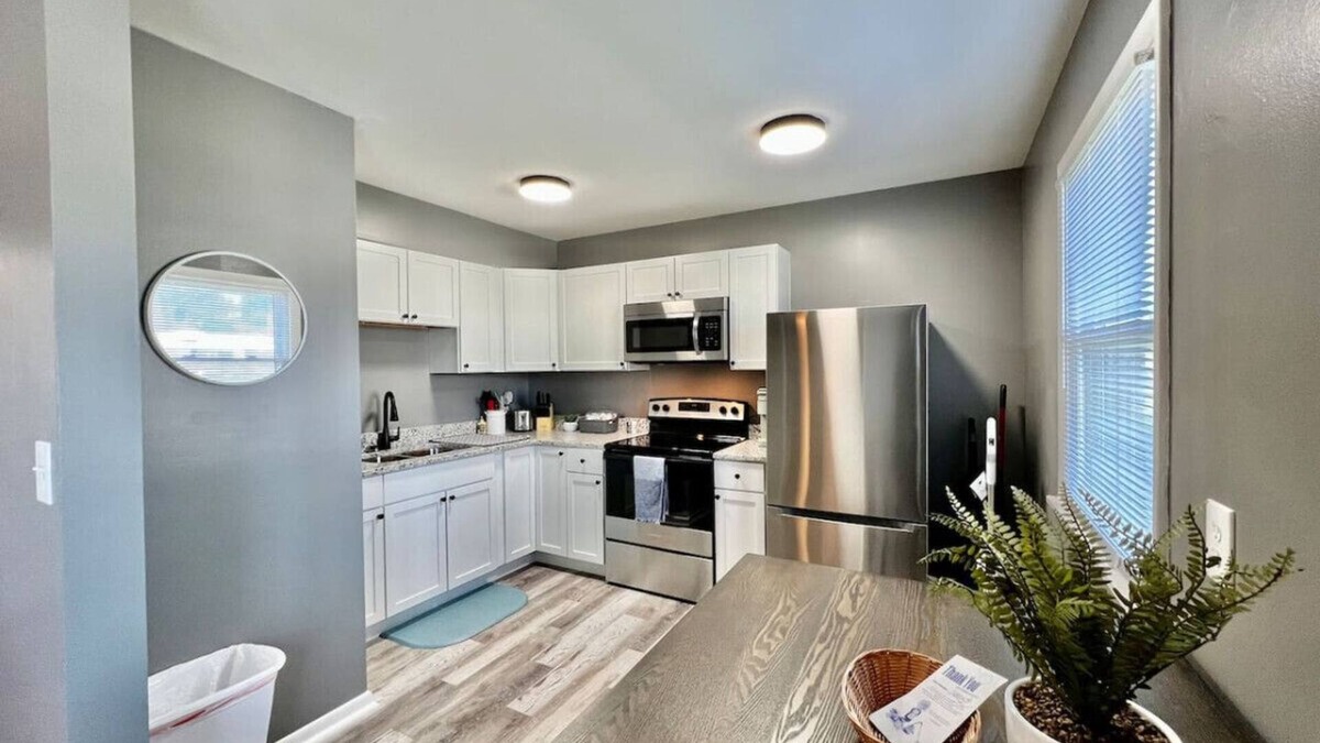 Trenton Apartment | Charming, Stylish remodeled Trenton Apartment