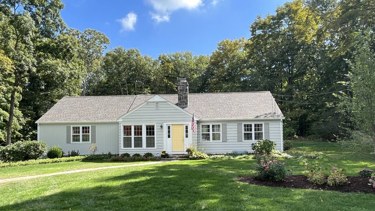 Madison House | Charming Summer Getaway, Minutes to the Beach