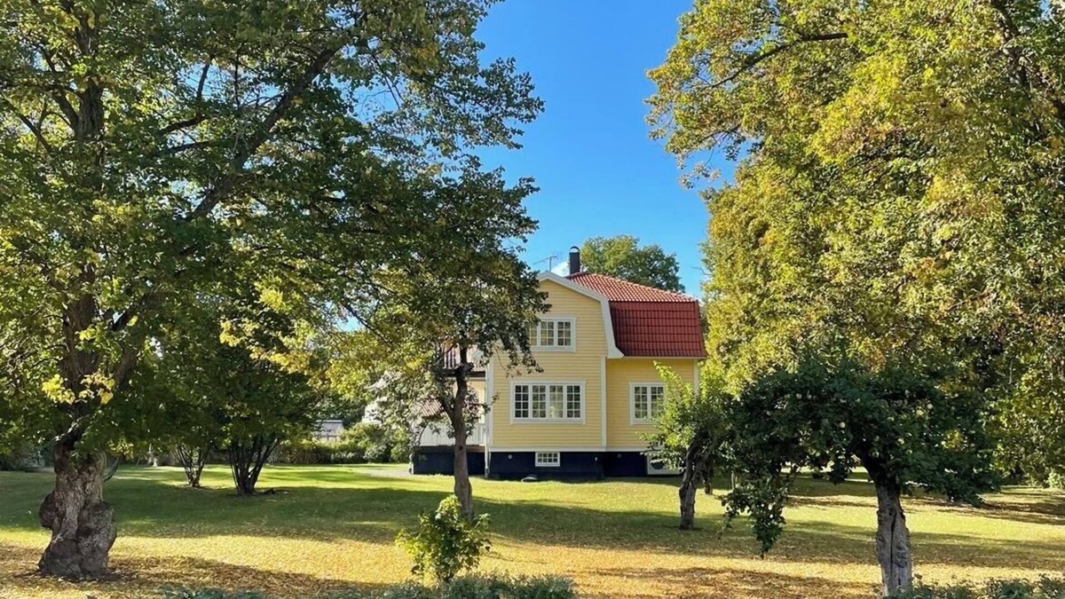 Ytterbystrand House | Charming Summer Paradise in Resarö