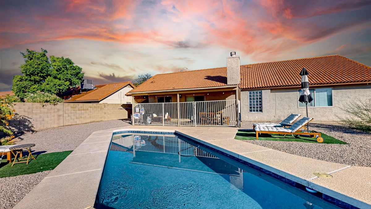 Alta Mesa Community Association House | Charming & sunlit villa with private pool, patio, & firepit - near golf & trails