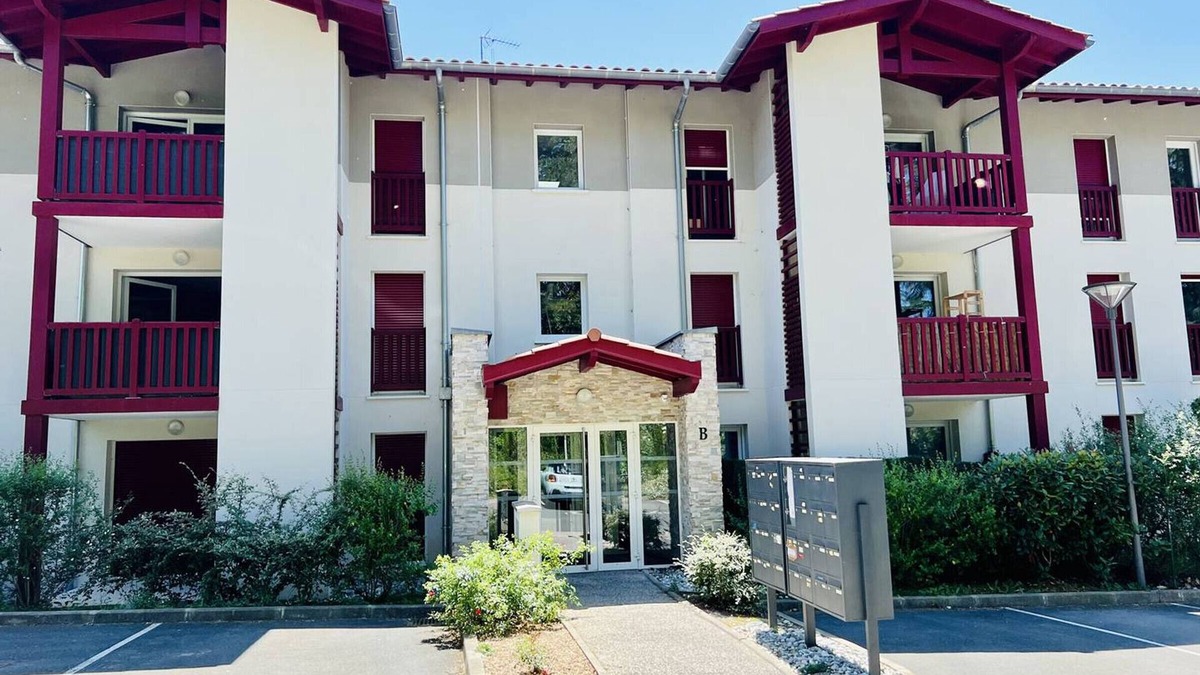 Hasparren Apartment | Charming T2 in Hasparren, 4 Guests, Terrace, Parking, Near City Center