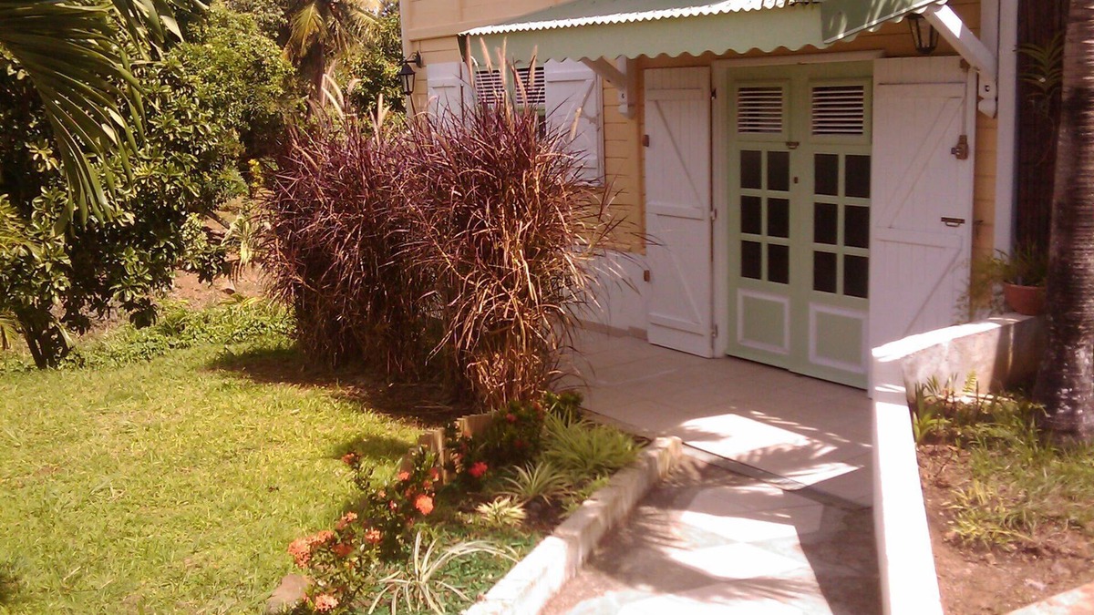 Fontaine de Moutte Apartment | Charming T3 ground floor, Redoute, Fort-de-France