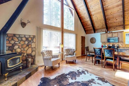 Pioneer Trail Ski Chalet | Charming Tahoe Chalet