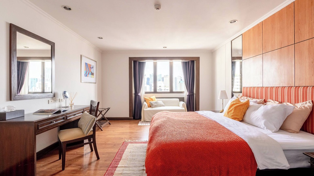 Nana Apartment | Charming 1BR suite near malls, parks, and metro in vibrant Bangkok