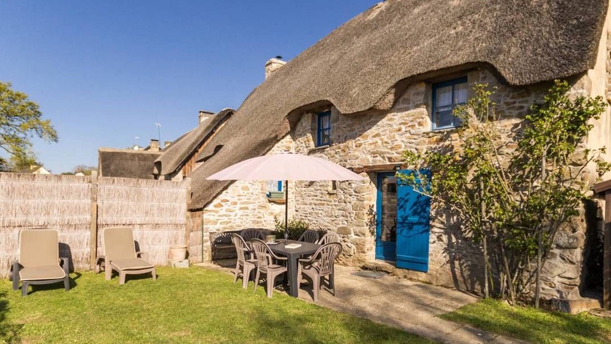 Herbignac Cottage | Charming Thatched Cottage in Brière Park, Cozy Fireplace, WiFi, Garden, Close to Guérande