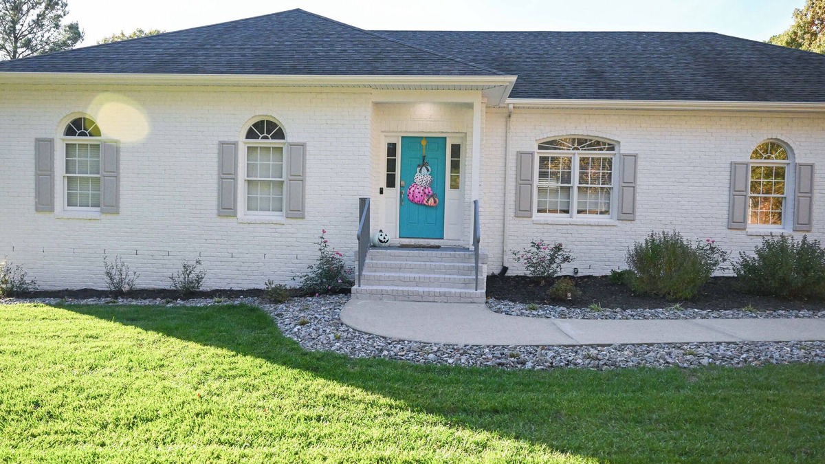 Wyndham House | Charming three bedroom, two bathroom tranquil retreat just 2 miles from Wyndham.