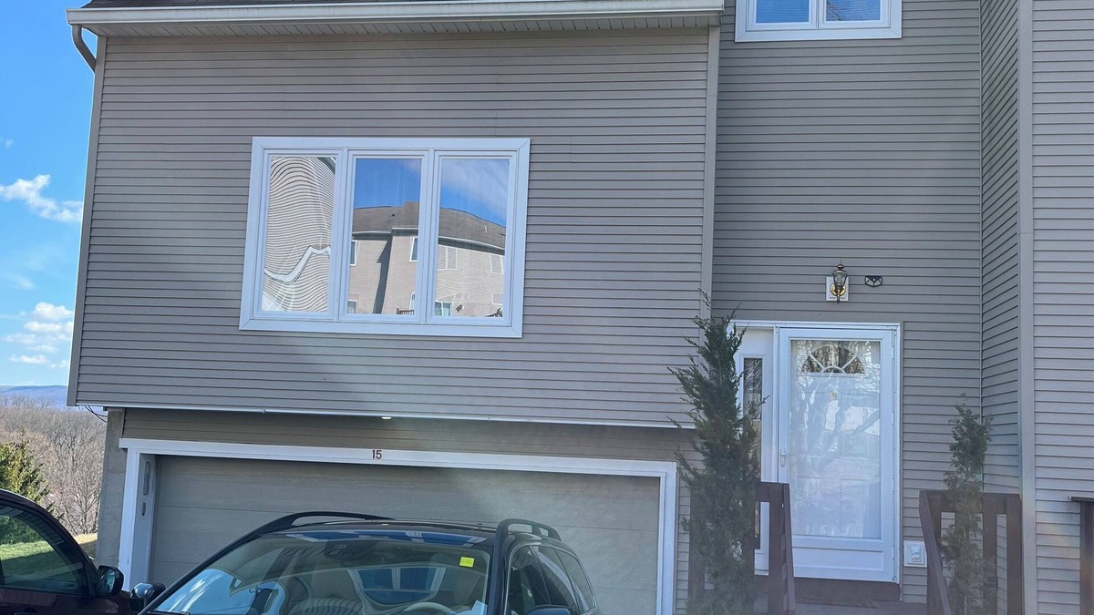 Highland Mills House | Charming tidy 2-bedroom townhouse on Timber Ridge in Hudson Valley 65min to nyc.