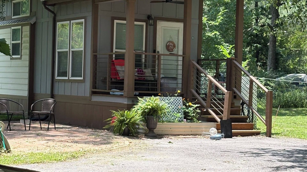 Conroe Cottage | Charming Tiny Home in Conroe with huge patio +grill & lots of green space.